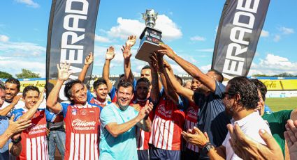 ¡Ellos sí ganan! Chivas se corona en cuadrangular de Leyendas tras remontar al Cruz Azul