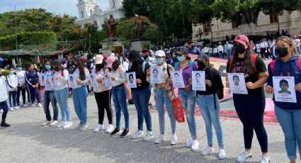 Marchan en Chilpancingo, Acapulco y Atoyac para exigir justicia por la desaparición de los normalistas de Ayotzinapa en 2014