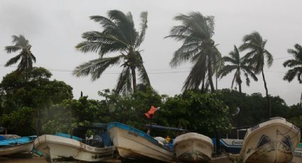 El huracán “Kay” toca tierra en las costas de Baja California Sur; prevén que se desplace al Pacífico en las próximas horas