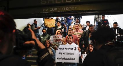 Siguen protestas en el Metro contra la militarización: estudiantes exigen en la estación Centro Médico la salida de la Guardia Nacional