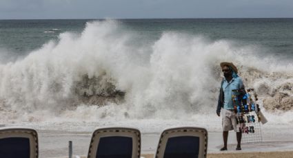 Suspenden clases en Baja California Sur y habilitan albergues por el paso del huracán "Norma"