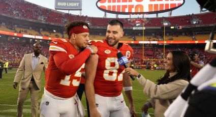 Mahomes se luce con cuatro pases de anotación, uno de ellos para Kelce, en triunfo de Chiefs sobre Chargers