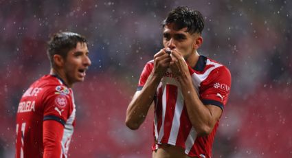 Chivas olvida sus problemas y resurge con un contundente Marín para golear al Atlas en el Clásico tapatío