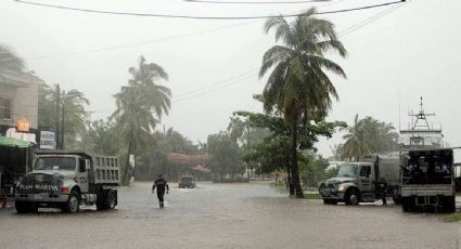 La tormenta tropical "Chris" toca tierra en Veracruz y junto con otros cinco fenómenos provocará lluvias intensas en 13 estados