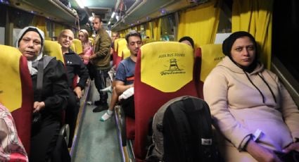 Cerca de 500 extranjeros salen de la Franja de Gaza a través del paso de Rafah tras su reapertura