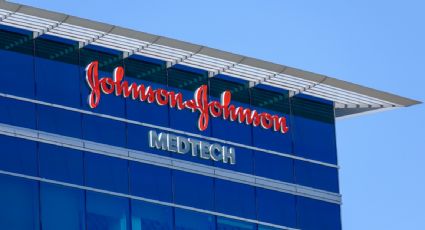 Johnson & Johnson solicitará ante la FDA realizar ensayos clínicos con un robot quirúrgico