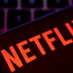 Analistas prevén que Netflix supere el próximo año los ingresos publicitarios de Disney+ en Estados Unidos