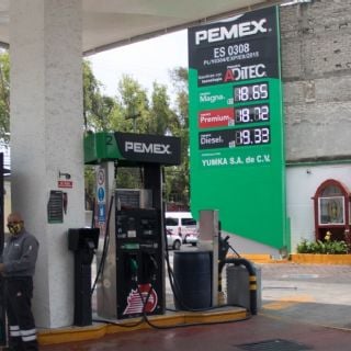 Sheinbaum sigue los pasos de López Obrador y mantiene la gasolina sin estímulos fiscales