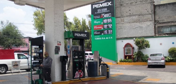 Sheinbaum sigue los pasos de López Obrador y mantiene la gasolina sin estímulos fiscales