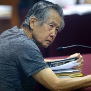 El expresidente Fujimori "está luchando" por su vida en la batalla contra el cáncer, según su médico