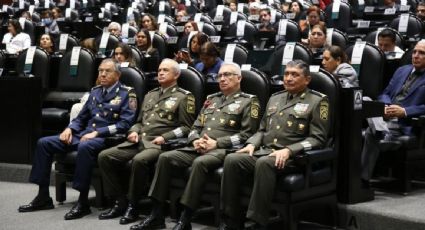 San Lázaro se cuadra ante Sandoval: aplauden su labor frente a las Fuerzas Armadas y él corresponde con canapés