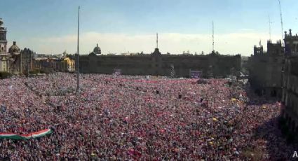 Manifestantes en defensa del INE abarrotan el Zócalo capitalino