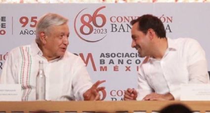 Un destape más de AMLO: presenta por error a Mauricio Vila como "presidente" durante la Convención Bancaria 2023