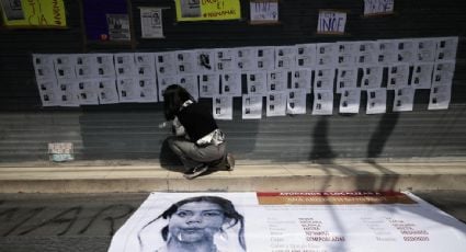 Familiares y amigos de la rapera Inof protestan frente a la fiscalía de CDMX para exigir su localización