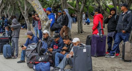 Jornaleros se reúnen en Tijuana para ir a trabajar en la temporada de pisca en California