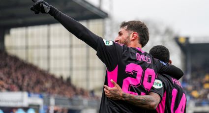 ¡Histórico! 'Santi' Giménez se convierte en el primer jugador del Feyenoord en anotar en siete partidos seguidos como visitante