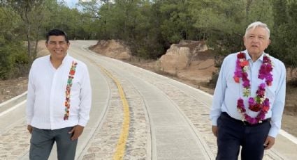 AMLO asegura que se está "afresando" por usar helicóptero en la supervisión de obras públicas