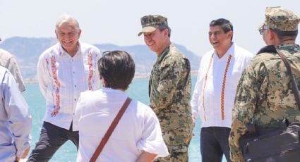 AMLO supervisa las obras en el puerto de Salina Cruz que "permitirán fortalecer el comercio con la costa este de EU"