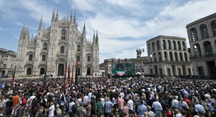 Autoridades y ciudadanos acuden al funeral de Estado de Silvio Berlusconi en Milán