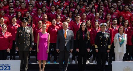 AMLO promete estímulos y recibir a los deportistas que colocaron a México en el primer lugar del medallero de los Juegos Centroamericanos