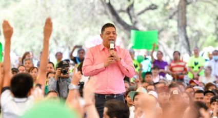 Enrique Iglesias desmiente a Ricardo Gallardo: niega contrato para presentarse en SLP