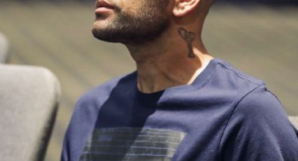 Dani Alves podría declararse culpable de violación en España como estrategia para reducir su condena, indica un informe