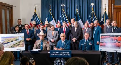 Gobernador de Texas promulga paquete de leyes antimigratorias y anuncia la instalación de barreras flotantes en el río Bravo