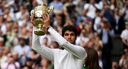 ¡Carlos Alcaraz derrumba a la leyenda! Gana Wimbledon en un juego épico y evita el Grand Slam 24 de Djokovic