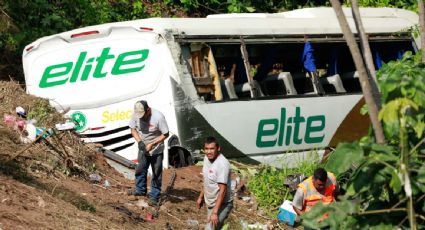 Van 18 muertos por la volcadura de un autobús en Nayarit; la mayoría de los pasajeros eran migrantes