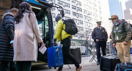 Suman 13 ciudades que implementan el toque de queda para migrantes que solicitan asilo en EU