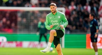 Detienen a 15 aficionados que participaron en actos de violencia en el Ajax-Feyenoord que se reanudará el miércoles