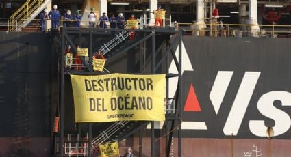 Greenpeace México protesta en Bahía de Manzanillo contra trabajos de minería submarina de empresa canadiense