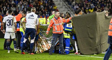 Portero del Waalwijk se desvanece y da susto en Holanda tras chocar con un jugador del Ajax