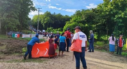 Campesinos instalan un plantón frente a las oficinas del Tren Maya en Palenque