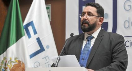 Ulises Lara obtiene título exprés en Derecho, requisito para poder ser fiscal de la CDMX