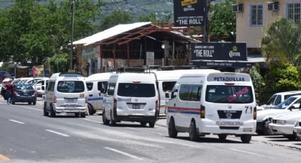 Grupo armado incendia una unidad de transporte público en Acapulco