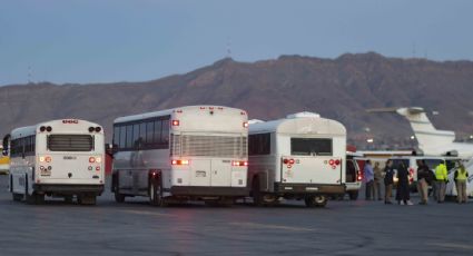 Texas ha enviado a más de 100 mil migrantes en autobuses a ciudades demócratas desde abril de 2022