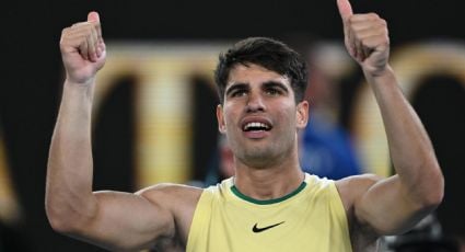 Carlos Alcaraz reaparece en el Abierto de Australia con triunfo y avanza a segunda ronda