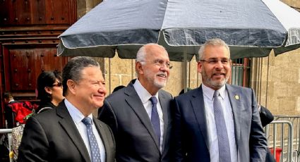 López Obrador recibe a gobernadores en Palacio Nacional para discutir la federalización del sistema de salud