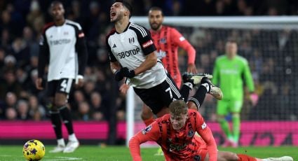 Raúl Jiménez se vuelve a ir en blanco con Fulham y sale lesionado en empate ante Everton