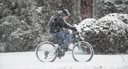 Al menos tres fallecidos y cortes en el suministro eléctrico en cinco estados fue el saldo de la primera tormenta invernal del año en EU