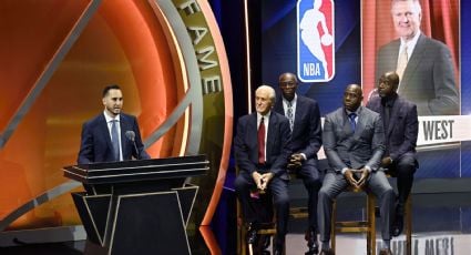 Jerry West hace historia al ser incluido por tercera vez al Salón de la Fama de la NBA