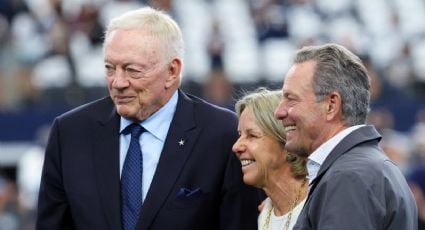 Jerry Jones, dueño de Cowboys, amenaza a conductores de radio con despedirlos tras cuestionarlo por el mal paso del equipo: “Ese no es su trabajo”