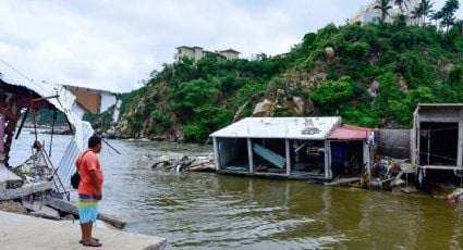 Sheinbaum llega a la Base Naval de Acapulco para evaluar daños del huracán "John" en Guerrero