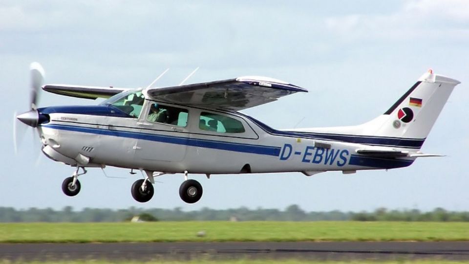 Así es el avión que aseguraron los militares