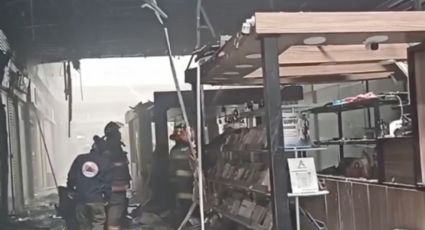 Reportan incendio en la plaza Las Américas en Ecatepec; evacúan a 450 personas