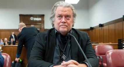 Steve Bannon sale de prisión tras cumplir pena de cuatro meses por negarse a informar sobre el asalto al Capitolio