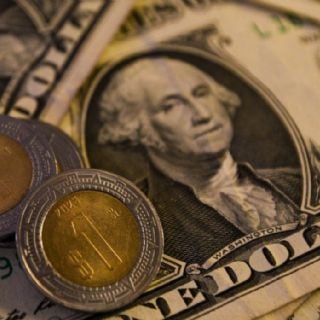 El peso alcanza su peor nivel desde septiembre 2022 y cotiza en 20.19 por dólar