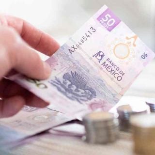 Peso mexicano se deprecia por cuarta jornada consecutiva y cierra en 20.14 unidades por dólar