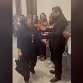 Trabajadores de la Suprema Corte reciben con aplausos a la ministra Norma Piña tras su renuncia